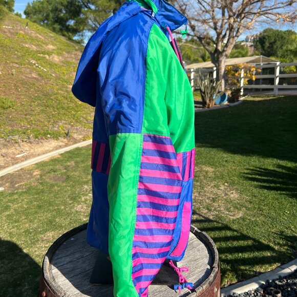 90's Colorful Windbreaker - Lightweight Ski Jacket - Size Small - Outdoor Scene - Picture 8 of 14